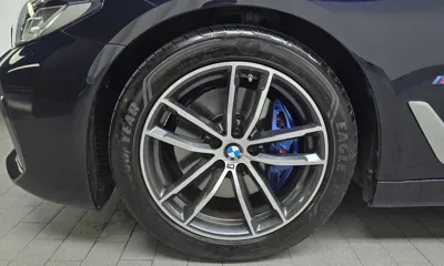 BMW 5-Series 2023, 29584 км, за 31200.72 USD