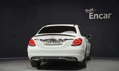 Mercedes-Benz C-Class 2018, 95086 км, за 10223.35 USD