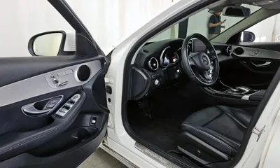 Mercedes-Benz C-Class 2018, 95086 км, за 10213.38 USD - фото 10