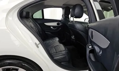 Mercedes-Benz C-Class 2018, 95086 км, за 10213.38 USD - фото 12