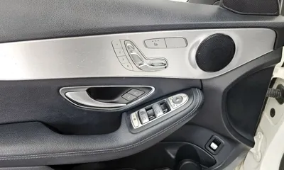 Mercedes-Benz C-Class 2018, 95086 км, за 10213.38 USD - фото 30