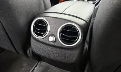 Mercedes-Benz C-Class 2018, 95086 км, за 10213.38 USD - фото 31