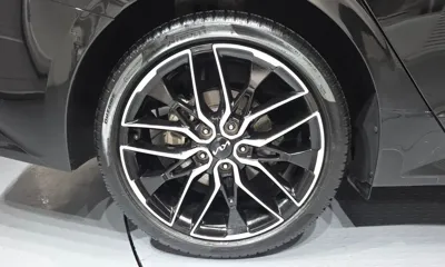Kia K5 2023, 42637 км, за 14006.52 USD