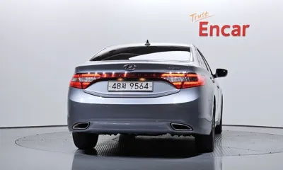Hyundai Grandeur 2014, 268368 км, за 2595.63 USD