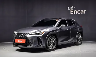 Lexus UX · 2026 год