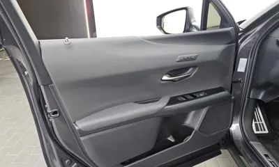 Lexus UX 2026, 3816 км, за 34127.61 USD - фото 24