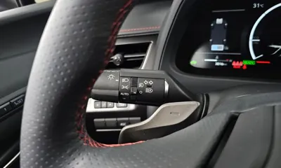 Lexus UX 2026, 3816 км, за 34127.61 USD - фото 28