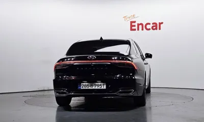 Hyundai Grandeur 2022, 154026 км, за 12945.63 USD