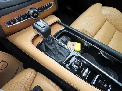 Volvo XC90 2019, 128000 км, за 20349.22 USD - фото 11