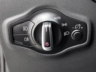 Audi Q5 2018, 132100 км, за 10284.51 USD - фото 21
