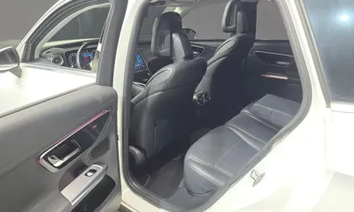 Mercedes-Benz GLC-Class 2023, 50922 км, за 39002.9 USD - фото 11