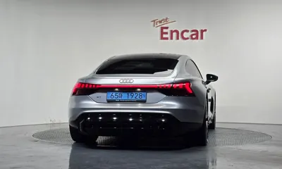 Audi e-tron GT 2022, 121121 км, за 45583.08 USD