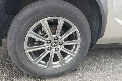 Lexus NX 2018, 125100 км, за 16740 USD - фото 11