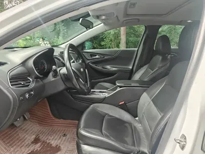 Chevrolet Malibu XL 2017, 123000 км, за 4397.26 USD