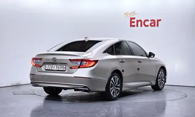 Honda Accord 2018, 100032 км, за 10032.58 USD
