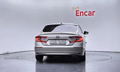 Honda Accord 2018, 100032 км, за 10032.58 USD