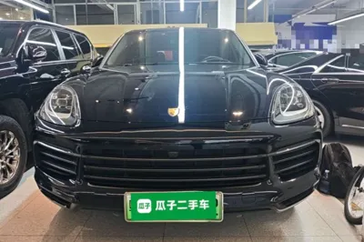Porsche Cayenne E-Hybrid 2023, 34700 км, за 76492 USD
