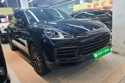 Porsche Cayenne E-Hybrid 2023, 34700 км, за 76492 USD