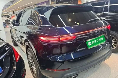 Porsche Cayenne E-Hybrid 2023, 34700 км, за 76492 USD
