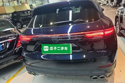 Porsche Cayenne E-Hybrid 2023, 34700 км, за 76492 USD
