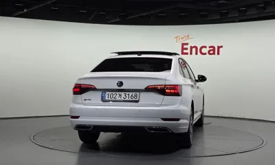 Volkswagen Jetta 2021, 28610 км, за 17067.09 USD