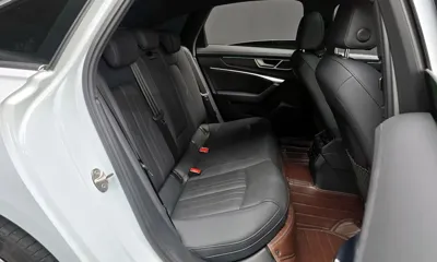 Audi A6 2023, 63783 км, за 29269.9 USD - фото 12
