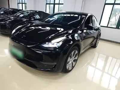 Tesla Model Y 2023, 56400 км, за 26881.85 USD