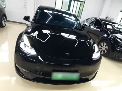 Tesla Model Y 2023, 56400 км, за 26881.85 USD