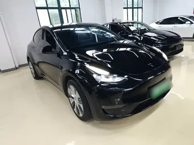 Tesla Model Y 2023, 56400 км, за 26881.85 USD