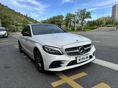 Mercedes-Benz C-Class 2021, 82000 км, за 18683.03 USD