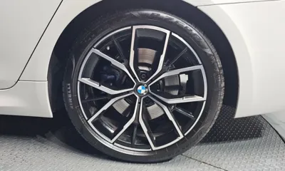 BMW 5-Series 2023, 21106 км, за 31384.2 USD