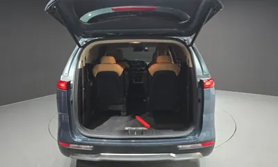 Kia Canival 2023, 54367 км, за 16836.76 USD - фото 31