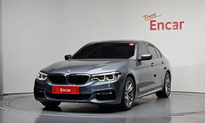 BMW 5-Series · 2017 год