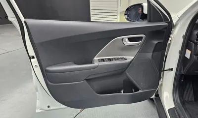 Kia Niro 2023, 49109 км, за 13874.94 USD - фото 24