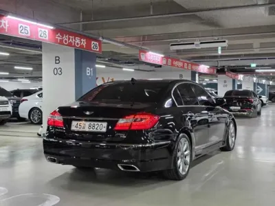 Hyundai Genesis 2012, 218704 км, за 4588.42 USD