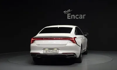 Kia K8 2024, 8102 км, за 18970.72 USD