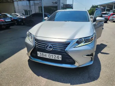 Lexus ES · 2016 год