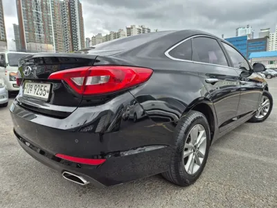 Hyundai Sonata 2015, 273000 км, за 2459.07 USD