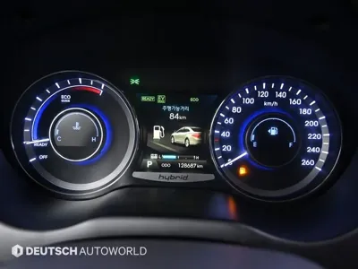 Hyundai Grandeur 2015, 128680 км, за 6012.55 USD - фото 8