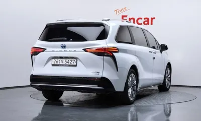 Toyota Sienna 2023, 25586 км, за 31811.11 USD