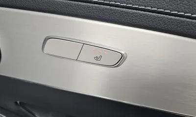 Mercedes-Benz GLC-Class 2021, 96864 км, за 57819.46 USD - фото 17