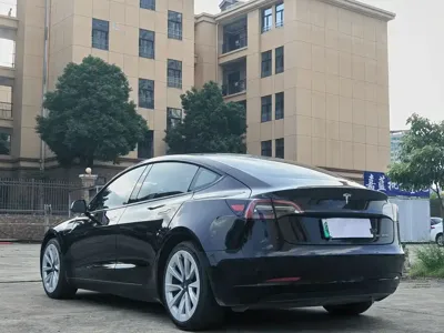 Tesla Model 3 2021, 110000 км, за 14243.4 USD