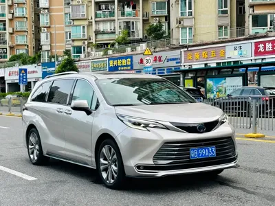 Toyota Sienna 2024, 28000 км, за 38014.37 USD