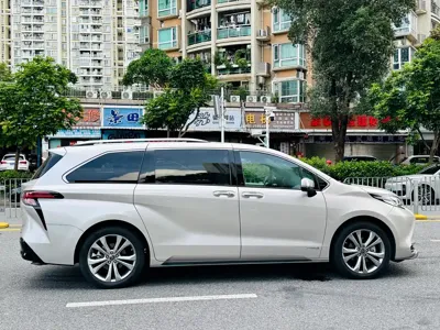 Toyota Sienna 2024, 28000 км, за 38014.37 USD