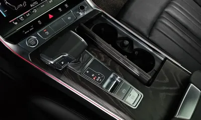 Audi A6 2020, 77238 км, за 18827.37 USD - фото 9