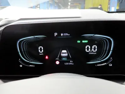 Kia Niro 2023, 123086 км, за 11644.56 USD - фото 8