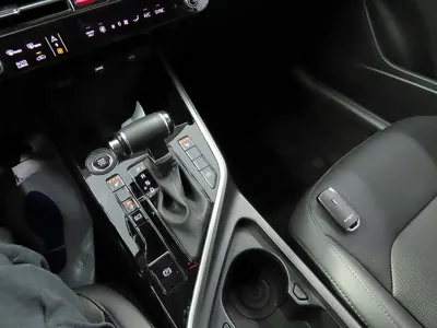 Kia Niro 2023, 123086 км, за 11644.56 USD - фото 9
