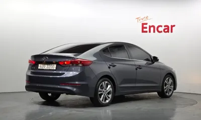 Hyundai Avante 2017, 133433 км, за 5089.9 USD