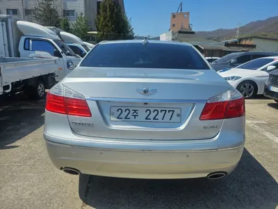 Hyundai Genesis 2008, 116309 км, за 2560.06 USD