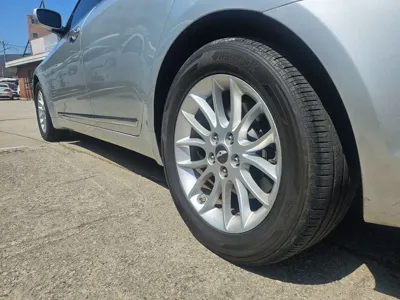 Hyundai Genesis 2008, 116309 км, за 2560.06 USD